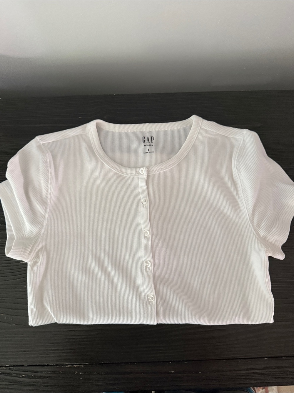 White Gap button up tshirt